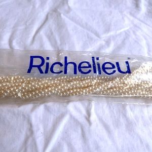 Richelieu beaded necklace